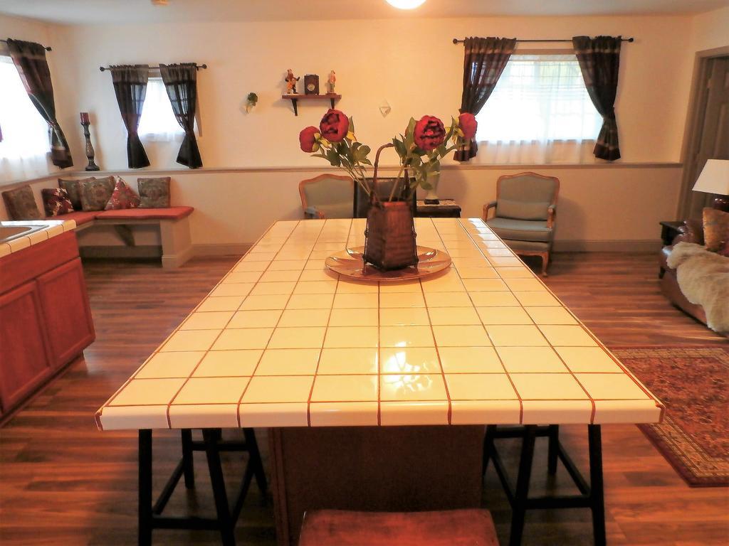 New Charming 2 Bedrooms Unit Close To Everything Oakhurst Exterior photo